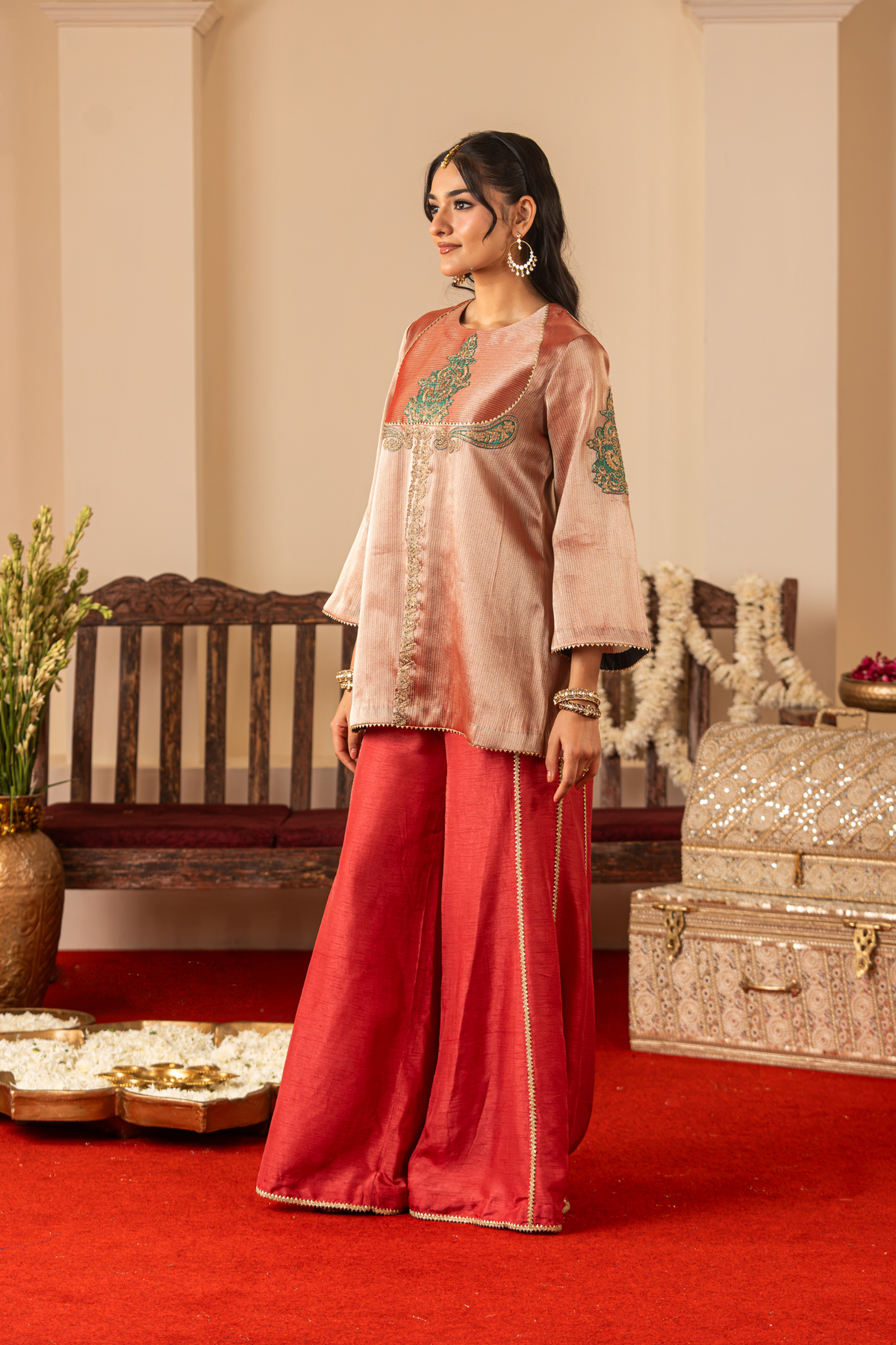 The Sunehri Set