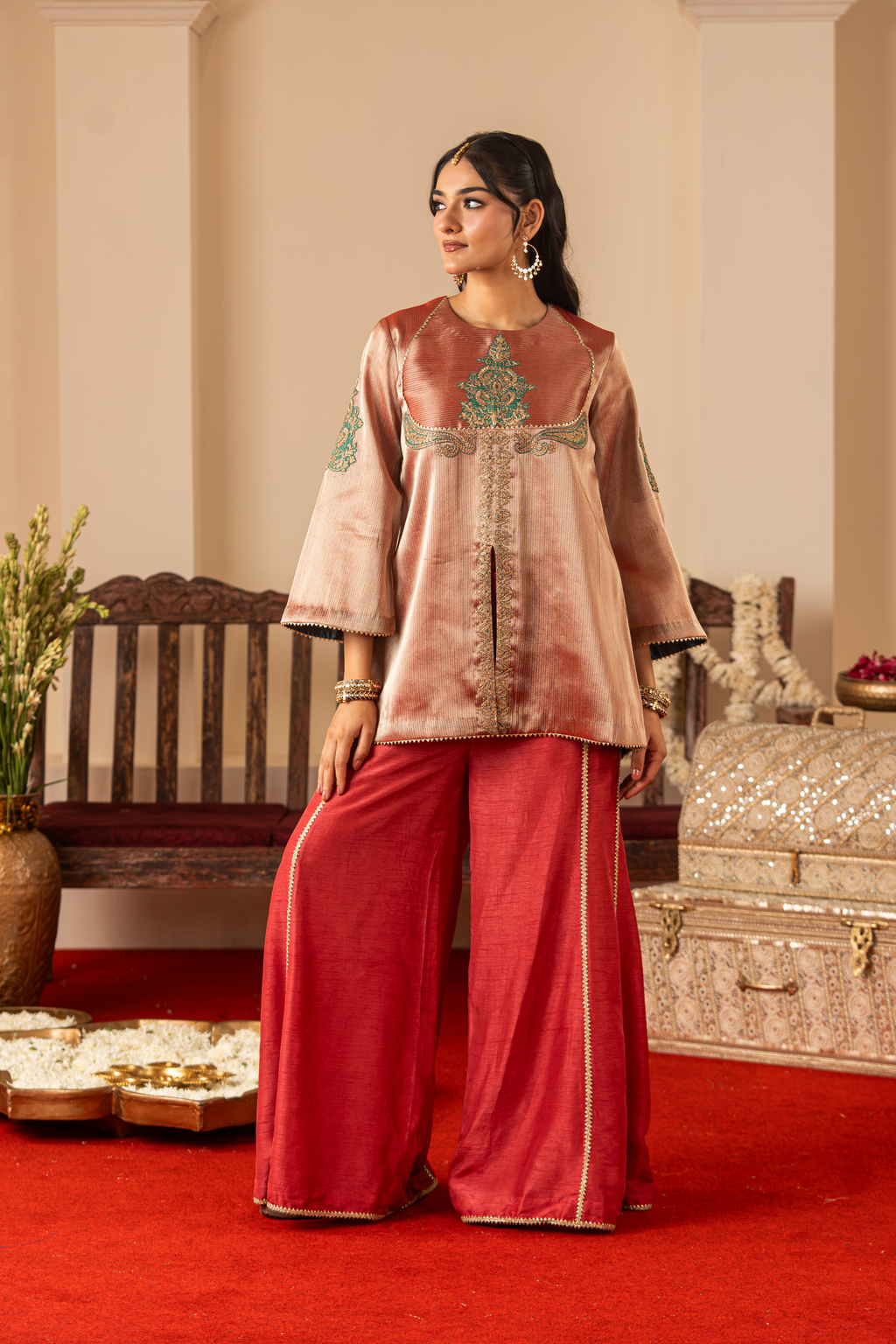 The Sunehri Set