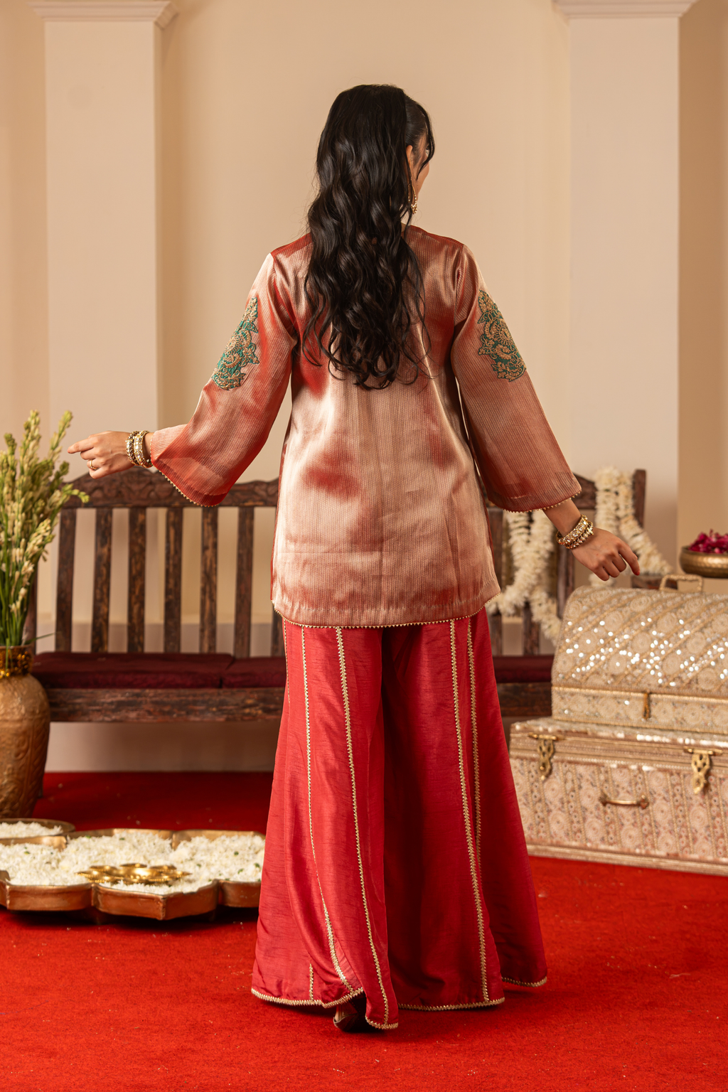 The Sunehri Set