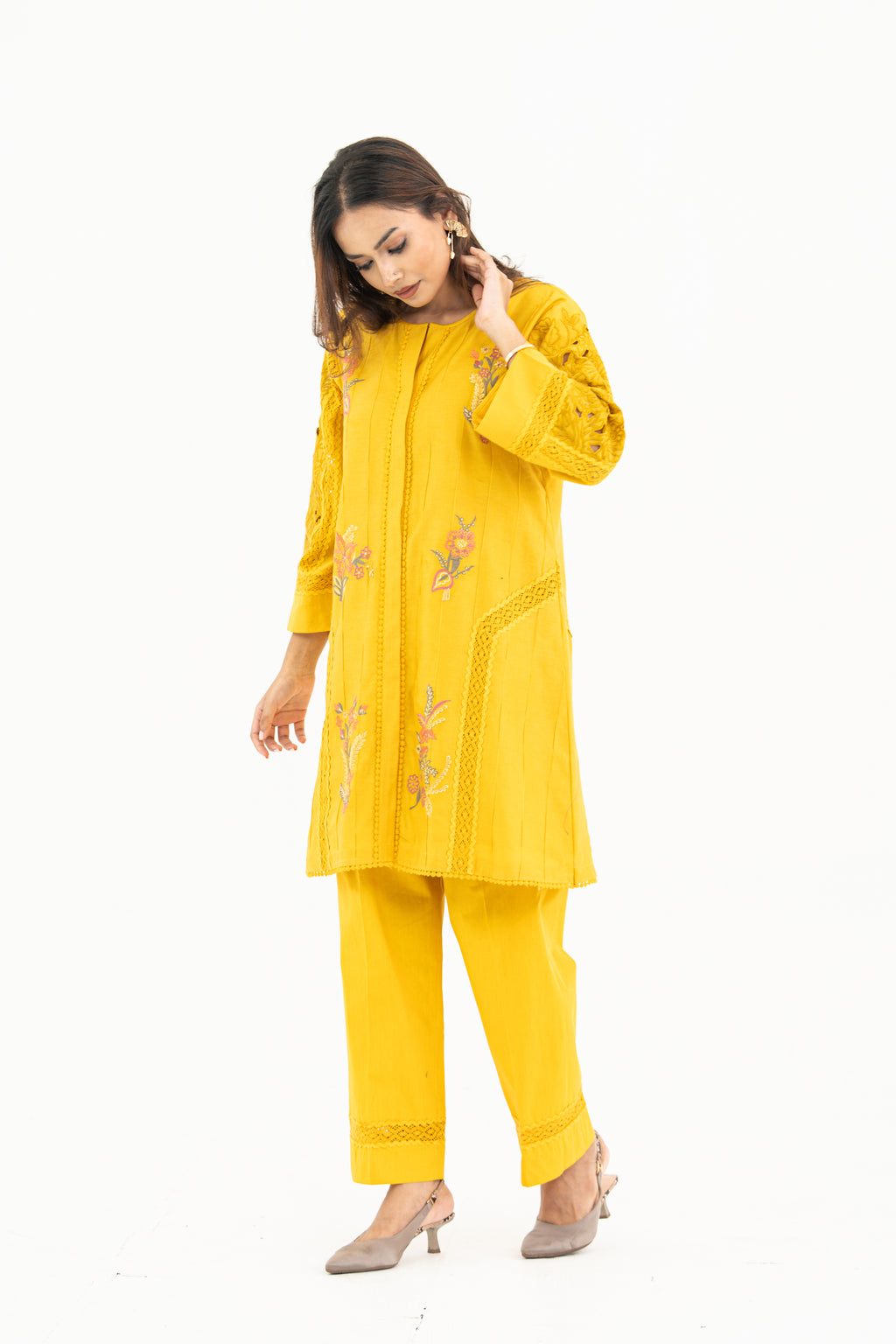 Mustard Cutwork Set