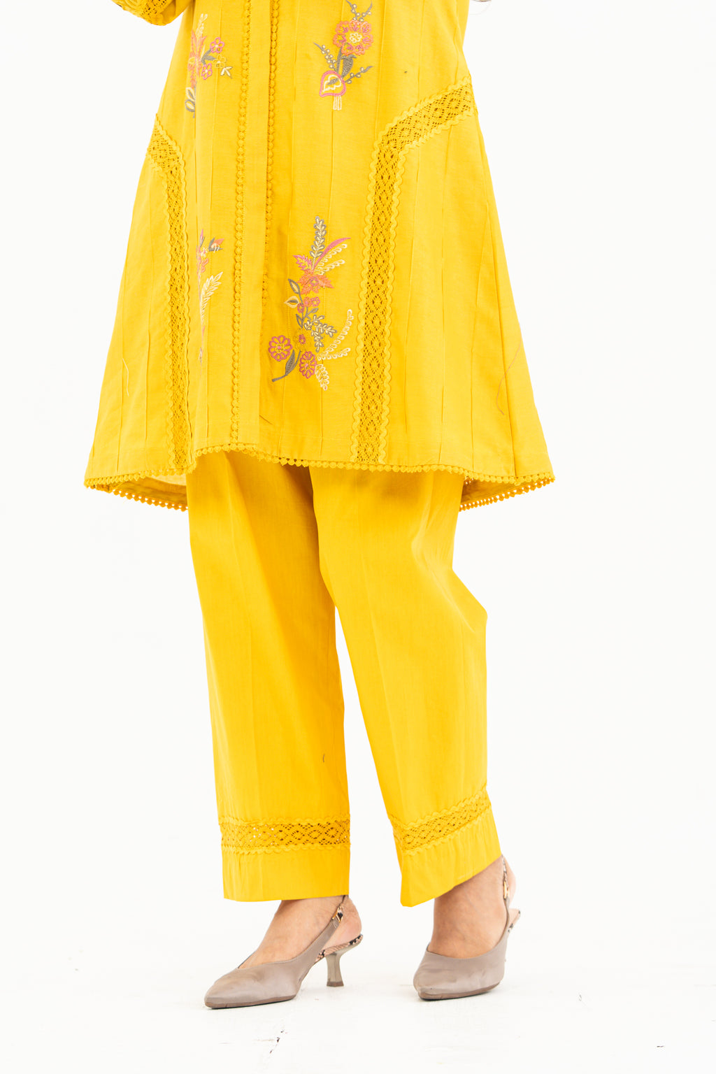 Mustard Cutwork Set