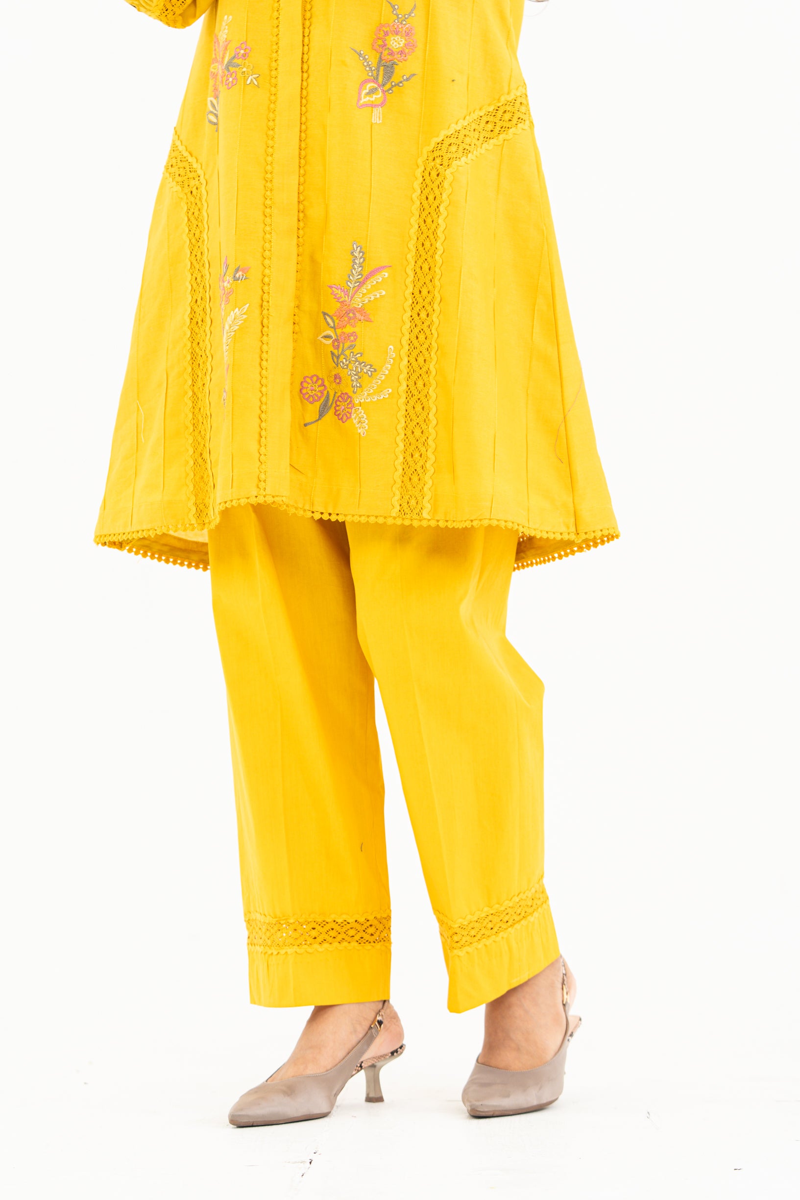 Mustard Cutwork Set